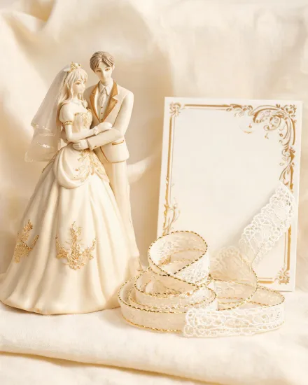 Wedding figurine gifts